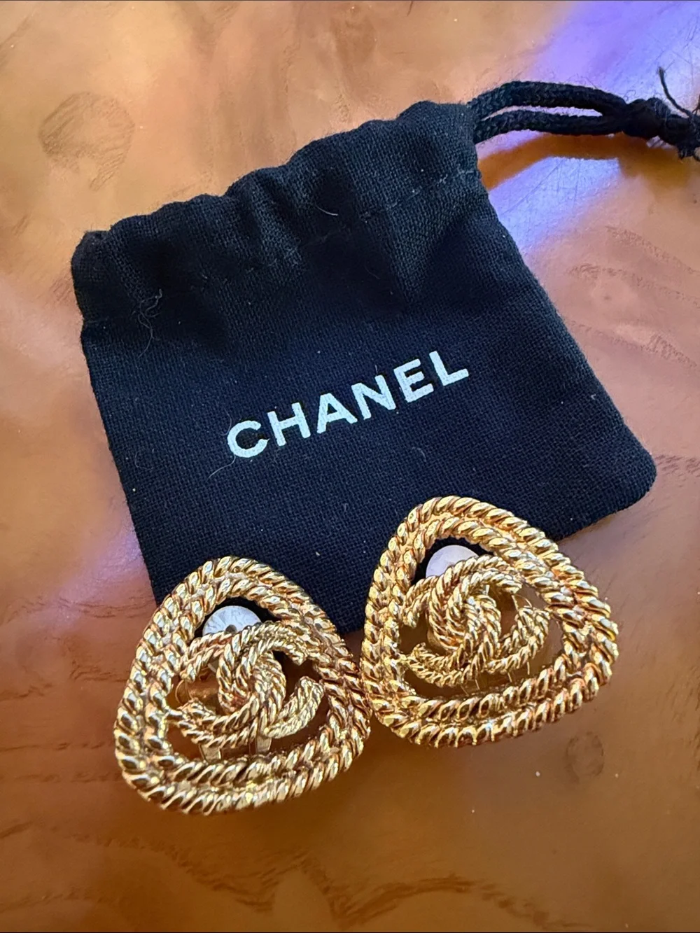 CHANEL Gold Twisted Rope Heart Clip-On Earrings
